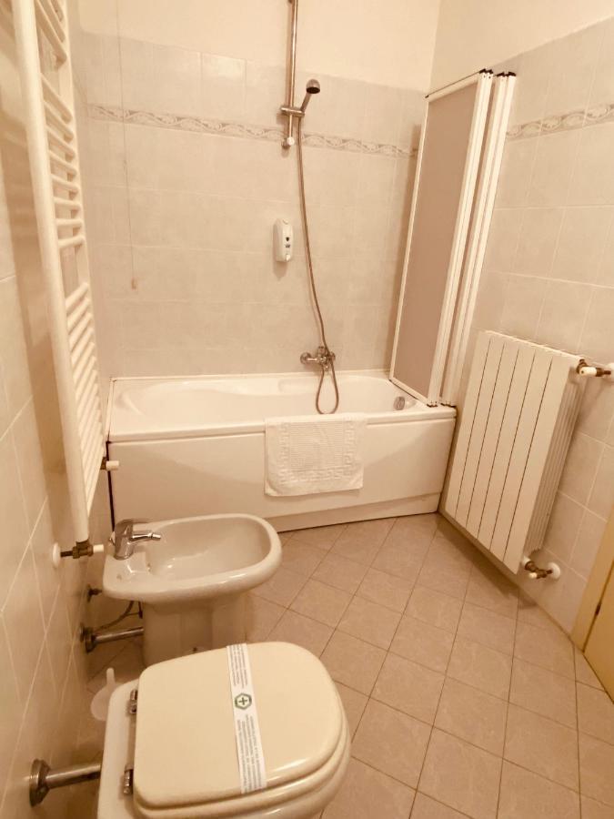 Amici Miei Rooms Crémone Extérieur photo