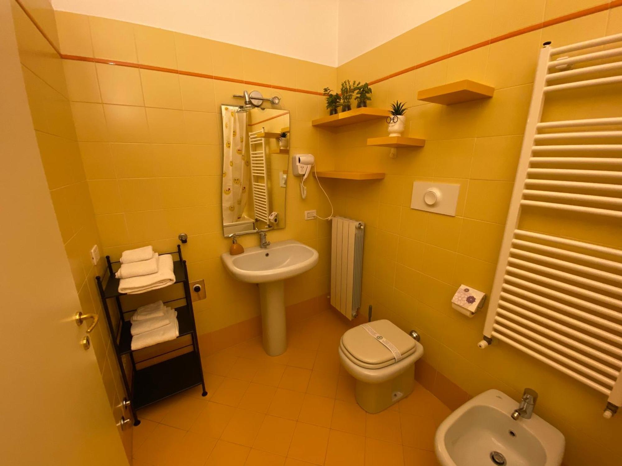 Amici Miei Rooms Crémone Extérieur photo